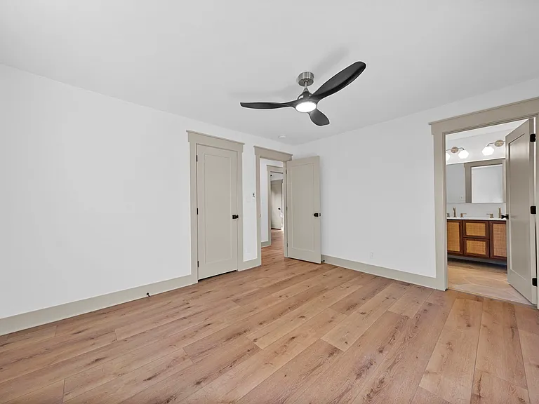 460 Hilltop Trl — Photo 24