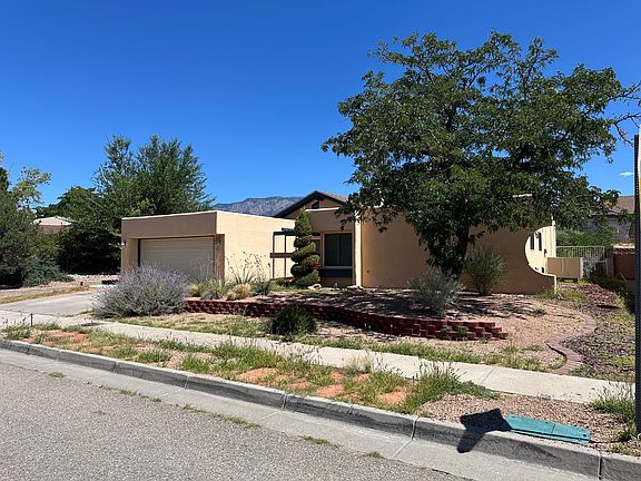 3rd image of 5420 Royal Dr NE