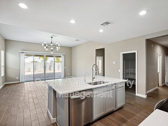 4th image of 44478 W Palo Abeto Dr