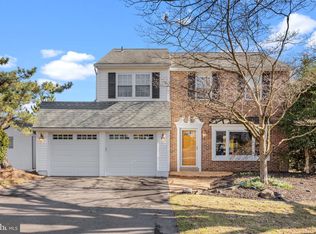 40 Cricket Dr, Holland, PA 18966