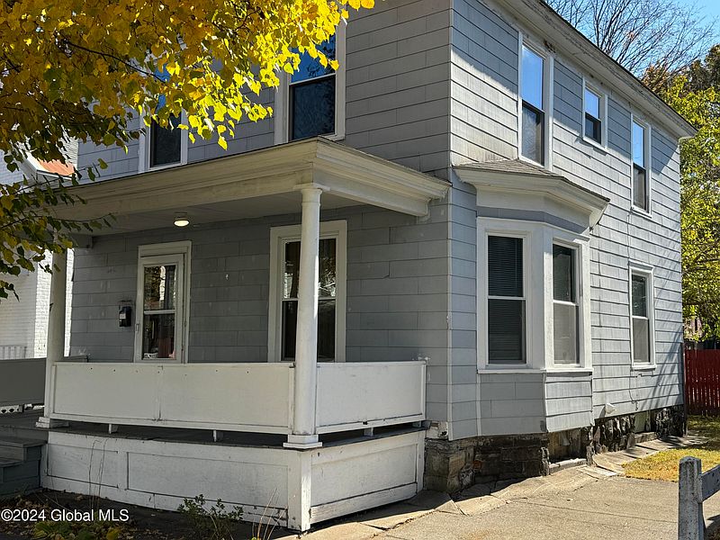 2nd image of 7 William Street