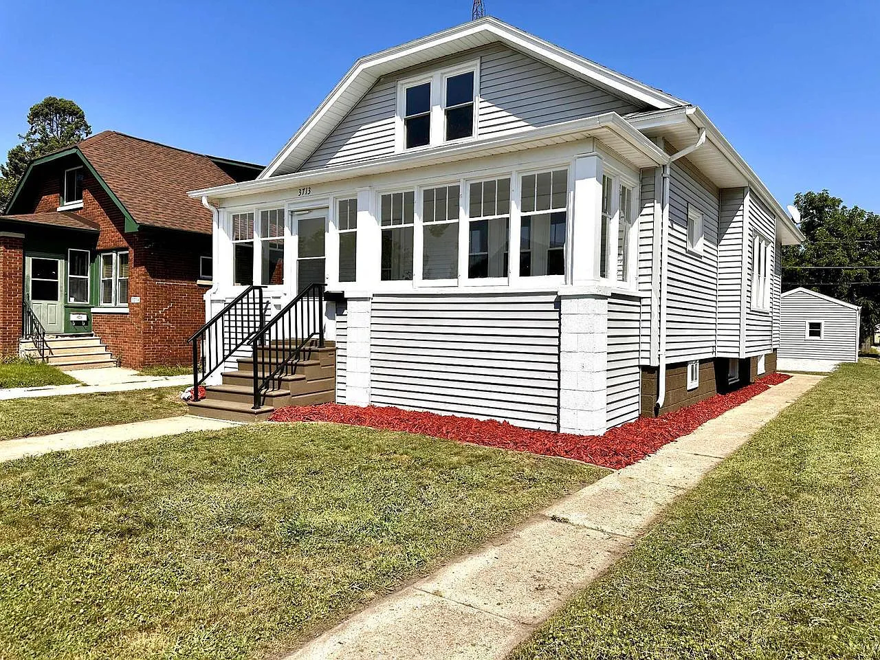 3713 10th AVENUE photo 1