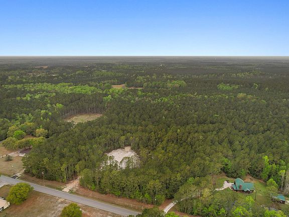 3rd image of 835 Indian Hut Rd.