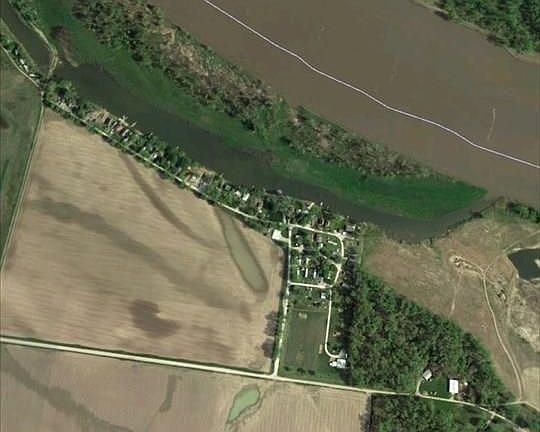 3rd image of 4855 Lake Shore Dr