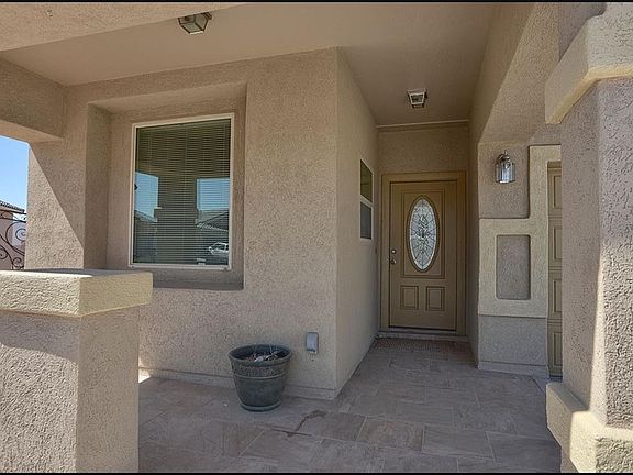 4th image of 705 Wycliffe St