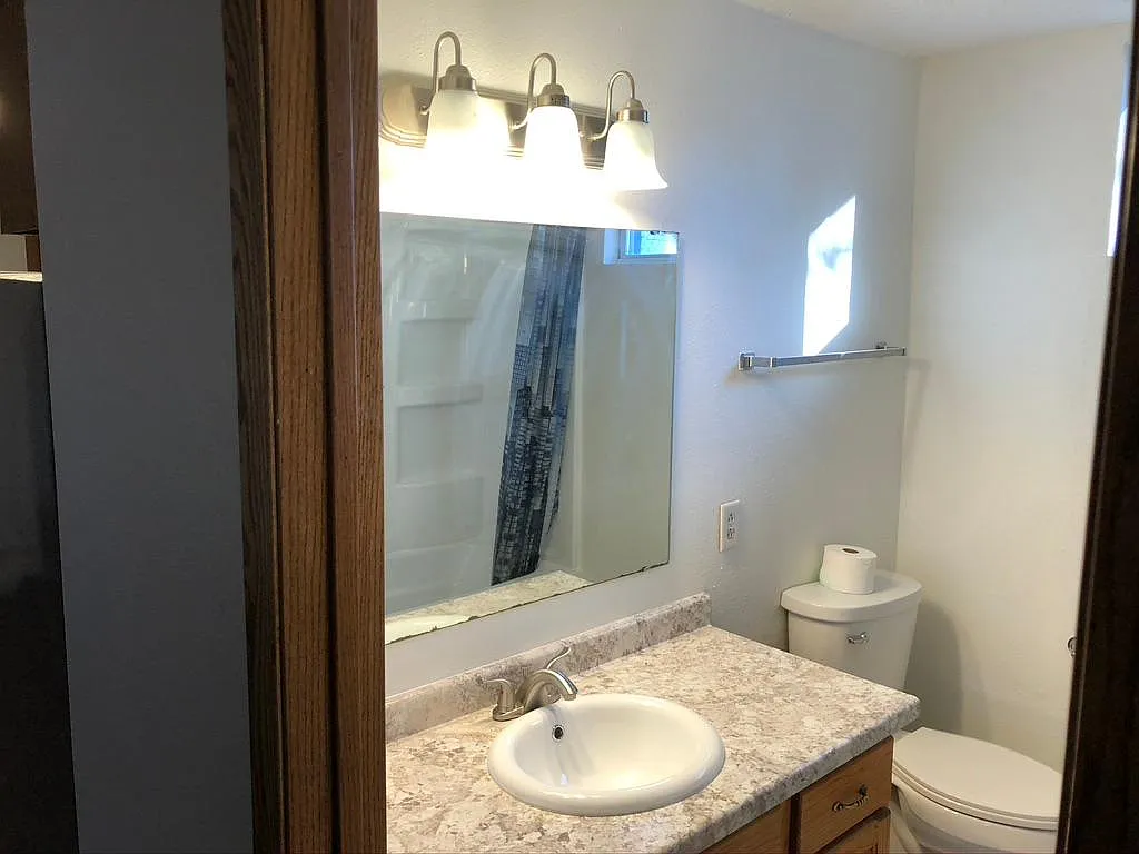 2 bed, 825 sqft, $800 — Photo 3