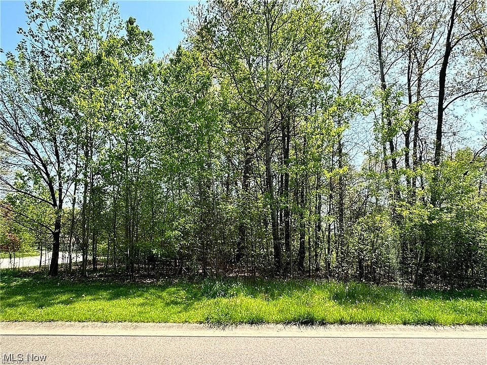 1st image of Crestmont Dr