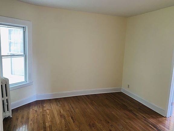 5th image of 7403 Myrtle Ave #1