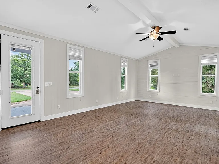 5440 Raymond Stotzer Pkwy — Photo 3