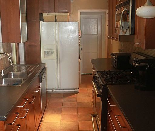 3rd image of 5914 Riverton Ave