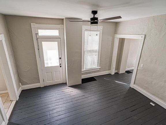 5th image of 1226 Forsythe Ave