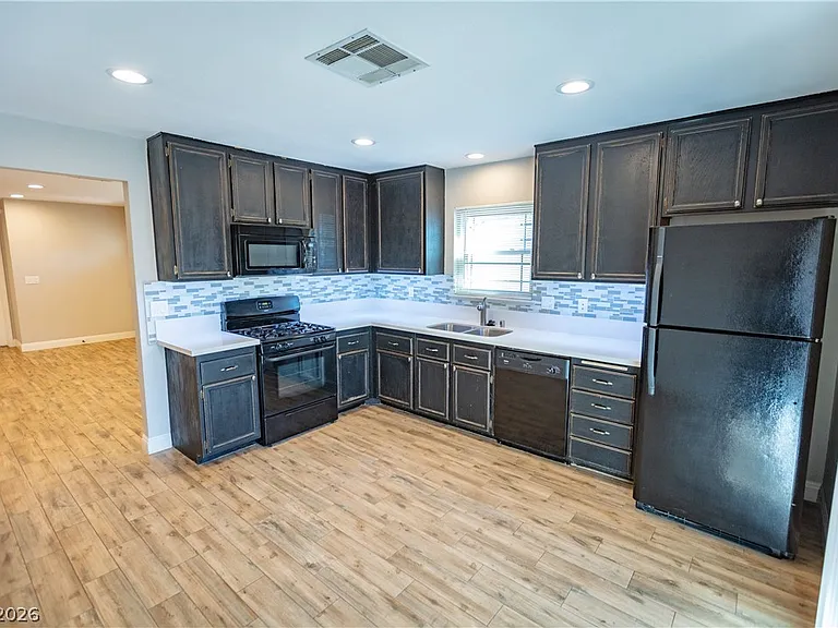 363 Tierra St — Photo 24