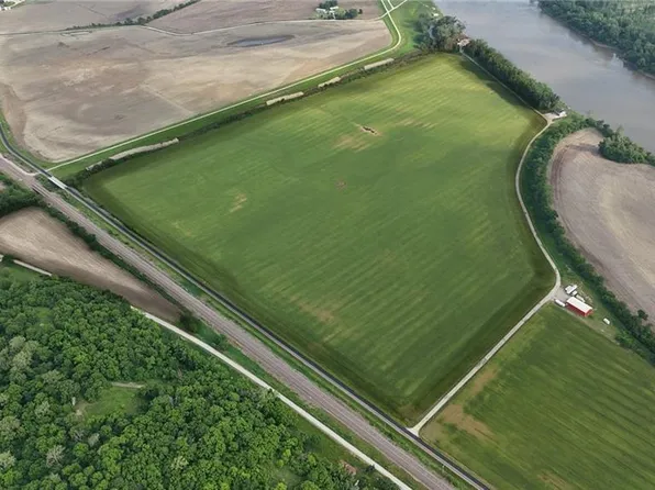 6748 County Road 398, Amazonia, MO 64421