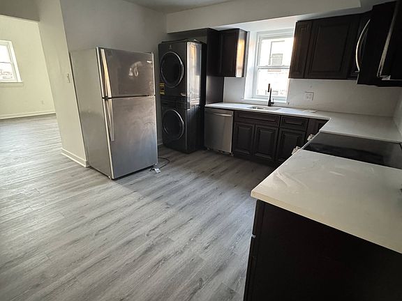 4th image of 1815 S 7th St Floor 3