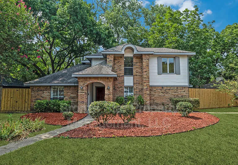 4710 Fallon Pl — Photo 2
