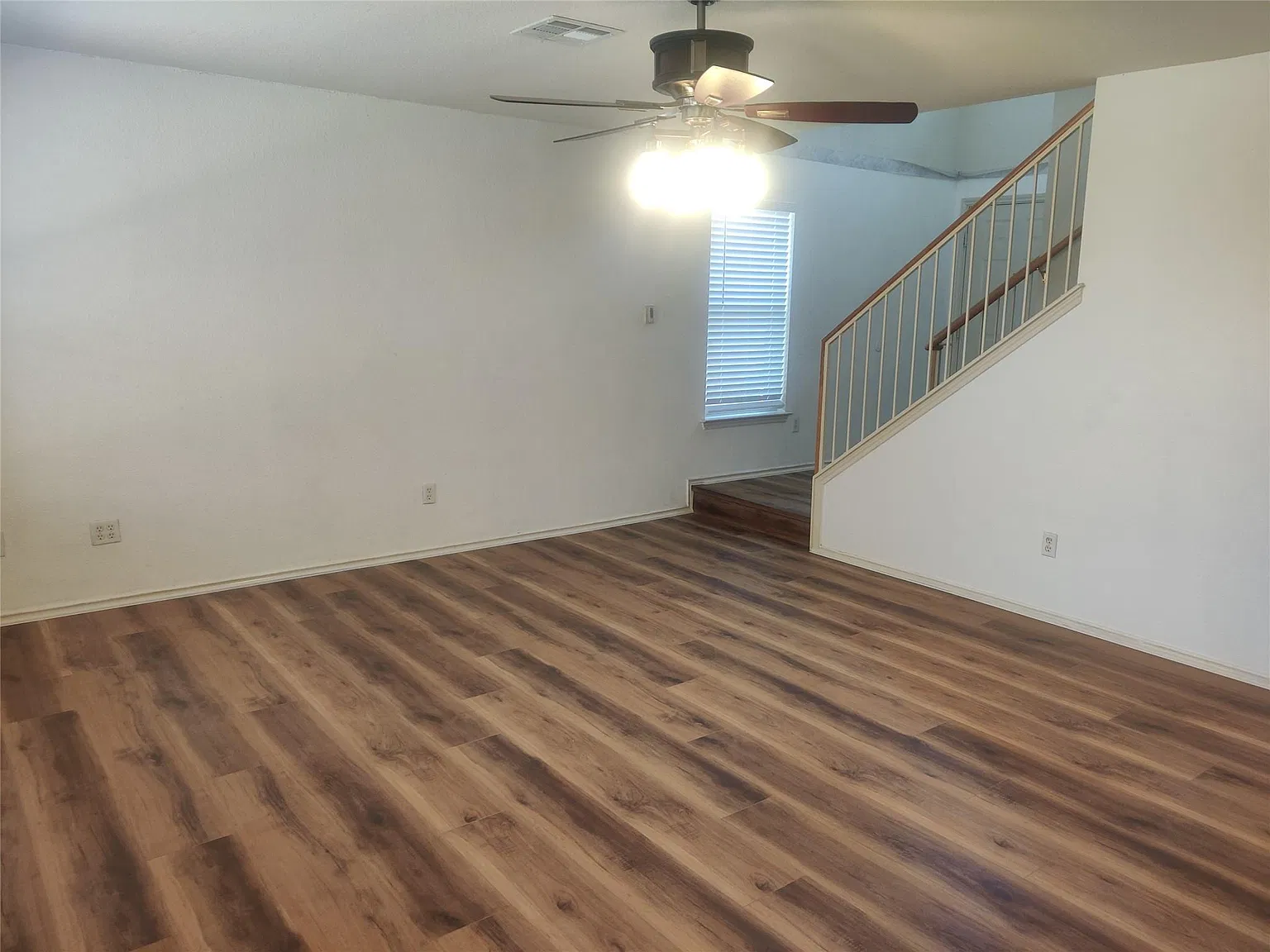 3 bed, 2.5 bath, 1698 sqft, $1,795 — Photo 4