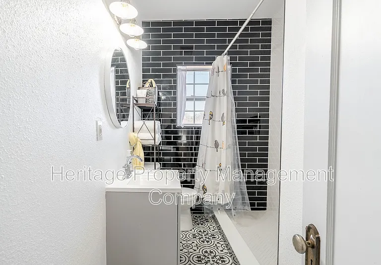 475 E French Pl — Photo 19