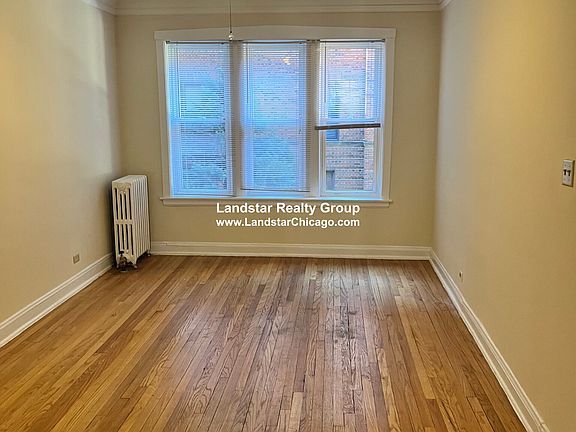 3rd image of 2501 W Winnemac Ave #2