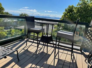 89 Maple St, Burlington, VT 05401