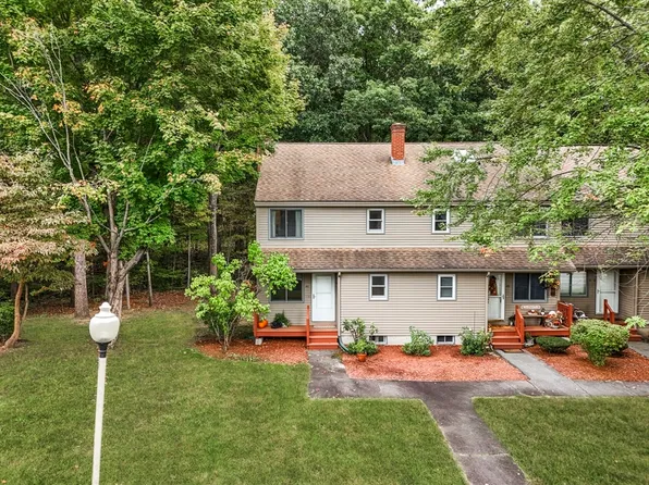 46 Macintosh Ln #46, Leominster, MA 01453
