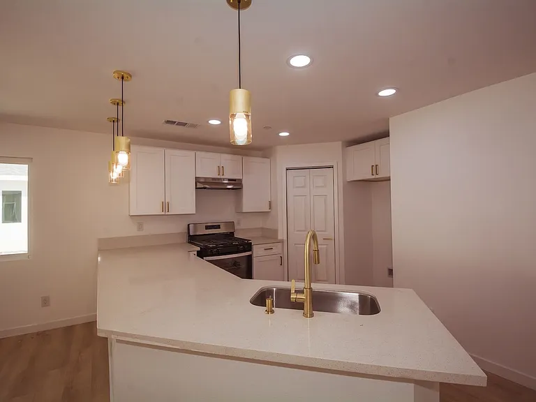 8258 Bennett Ave — Photo 11