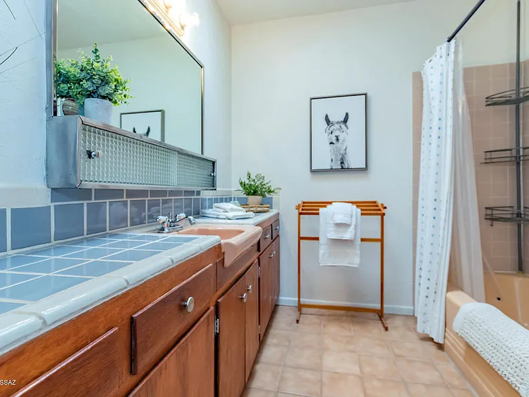 2121 N Country Club Rd #9 — Photo 4