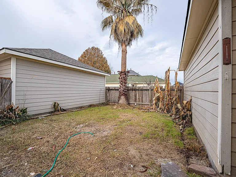 6247 Elton Knolls St — Photo 23