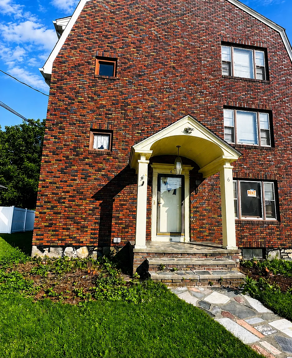 3 bed, 1280 sqft, $2,100 — Photo 1
