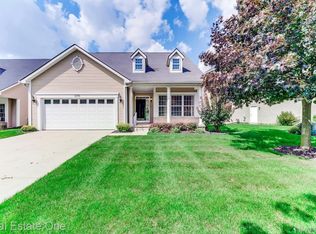 3571 Riverside Dr, Auburn Hills, MI 48326