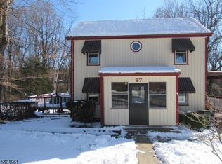 97 Hickory Corner Rd, Milford, NJ 08848