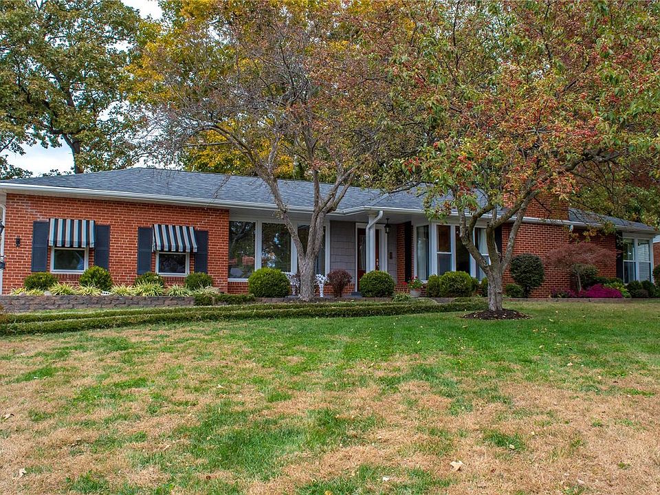 1st image of 10077 Lakeshire Dr