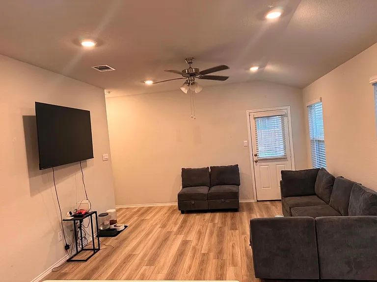 10005 Avendesora Rd — Photo 8