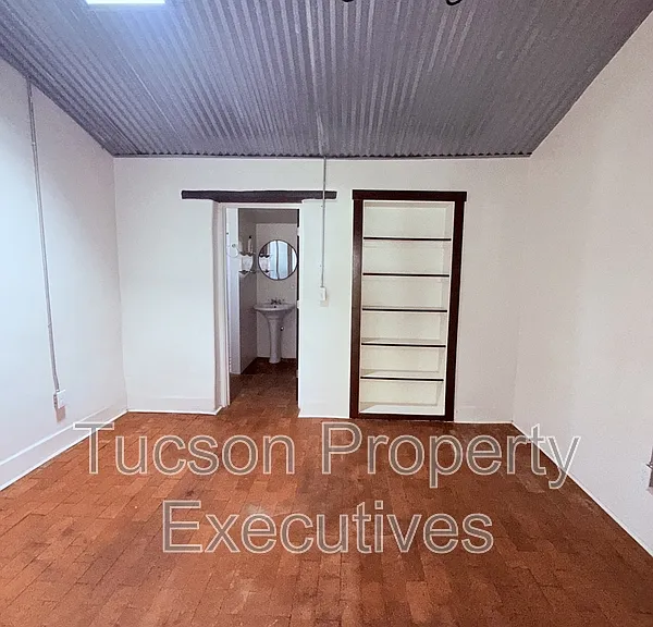 343 S Convent Ave — Photo 18
