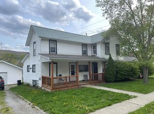 27 Davis Ave, Hammondsport, NY 14840