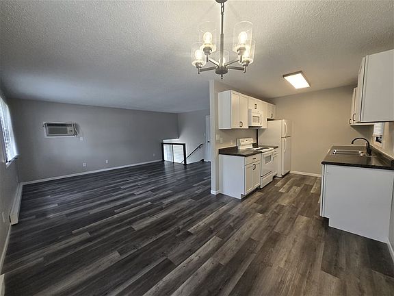 2nd image of 700 Great Plains Ct