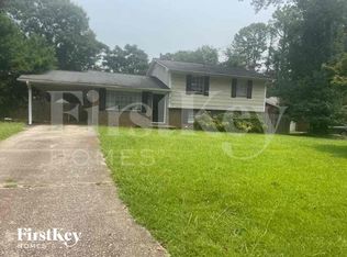 8766 Homewood Ct, Riverdale, GA 30274