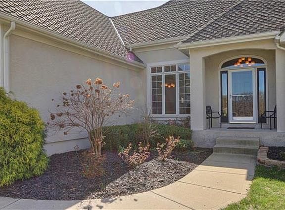 2nd image of 8301 Harbour Pl