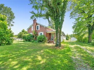 11974 Chamberlain Rd, Aurora, OH 44202