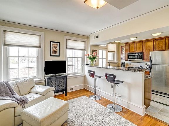 4th image of 3410 Monument Ave #U304