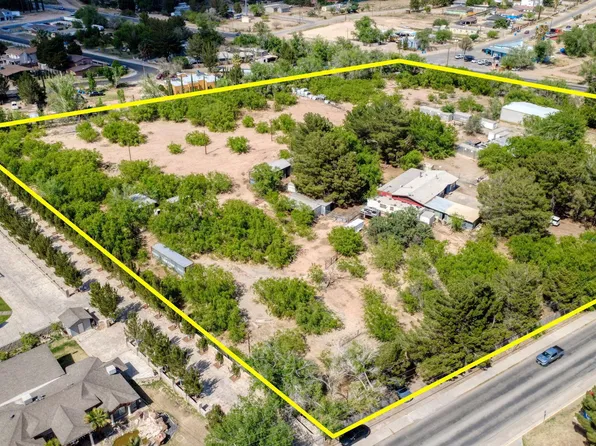 587 Bauman Rd, Socorro, TX 79927