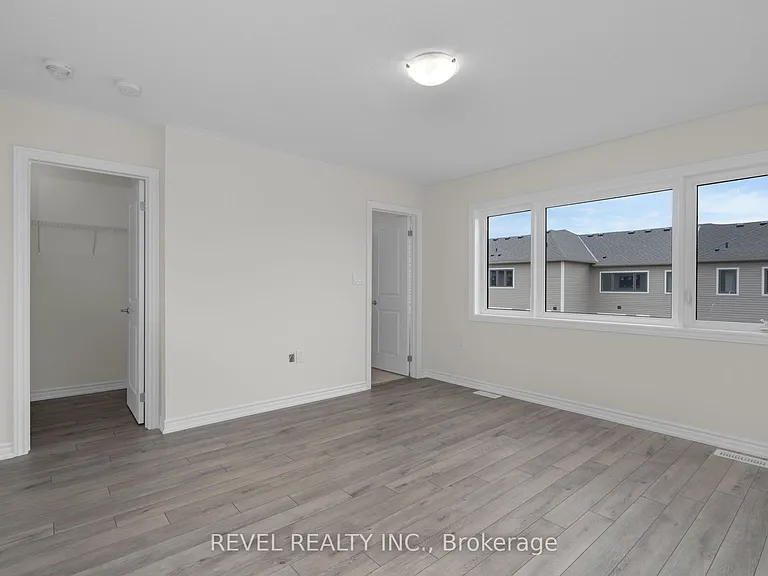 4 Rochester Dr — Photo 11