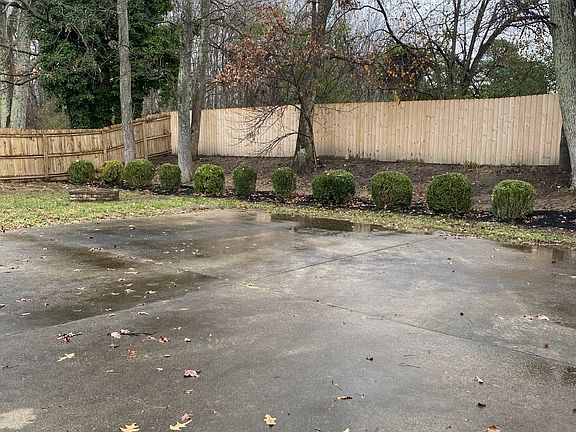 3rd image of 217 Kathleen Ct