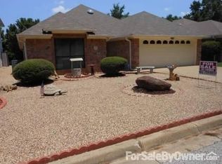 25 Oak Creek Ridge Dr, Longview, TX 75605