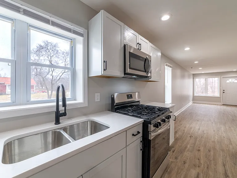 2545 Polk St — Photo 31