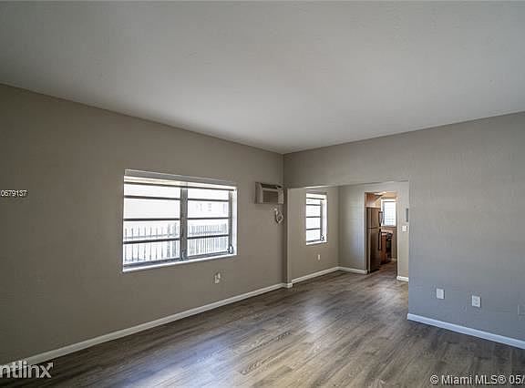 5th image of 710 Meridian Ave APT 7