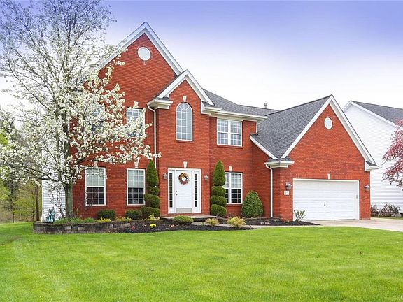 2nd image of 25 Sussex Ln