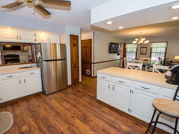 4th image of 10336 Beatrice St