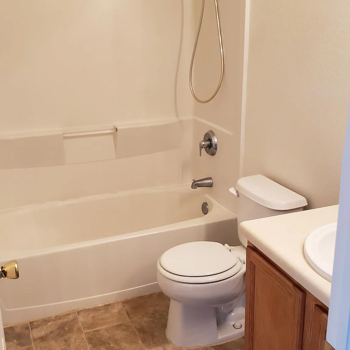 3 bed, 1800 sqft, $1,850 — Photo 4