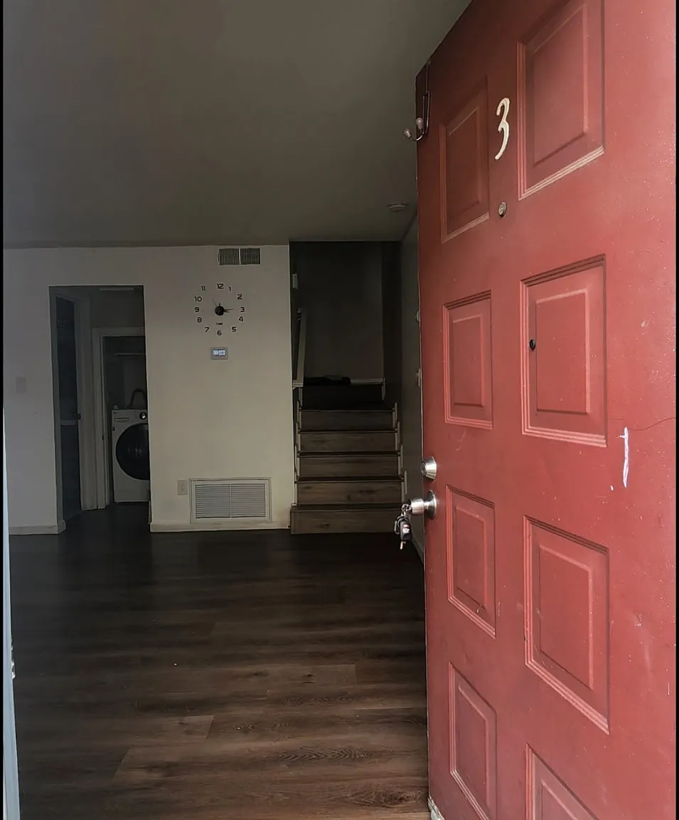 3 bed, 1187 sqft, $2,295 — Photo 2