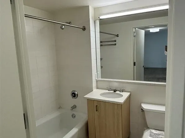 510 West 52nd Street image 6 of 6